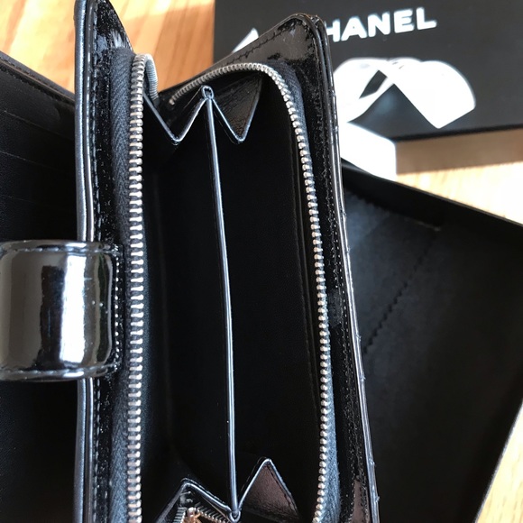 Chanel patent wallet - Picture 5 of 7